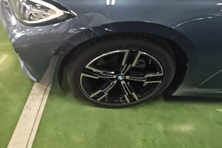 Used BMW 4 Series 2022 425i M Sport Package Left Front Wheel Hub