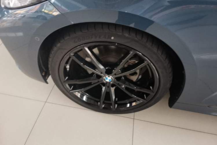Used BMW 4 Series 2022 Revised 425i M Sport Night Edition Package Left Front Wheel Hub