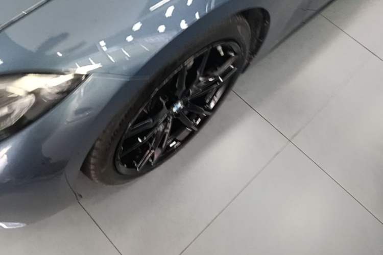 Used BMW 4 Series 2022 425i M Sport Night Edition Package Left Front Wheel Hub