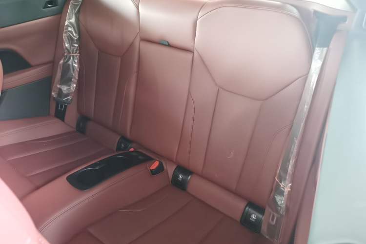 Used BMW 4 Series 2022 425i Convertible M Sport Package Left Rear Seat