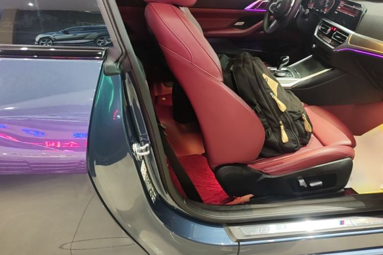 Used BMW 4 Series 2022 425i Fashion Model M Sport Night Edition Package Right Front Seat