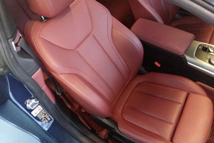 Used BMW 4 Series 2022 Revised 425i M Sport Night Edition Package Right Front Seat