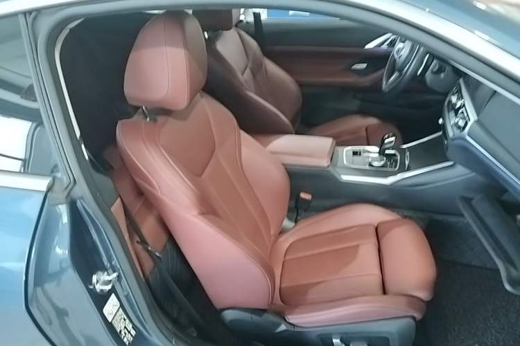 Used BMW 4 Series 2022 425i M Sport Package Right Front Seat