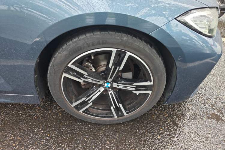 Used BMW 4 Series 2022 425i M Sport Package Right Front Wheel Hub