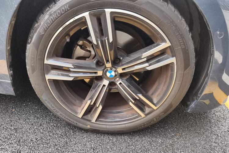 Used BMW 4 Series 2022 425i M Sport Package Right Front Wheel Hub