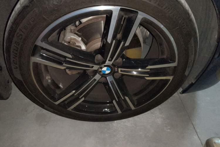 Used BMW 4 Series 2022 425i M Sport Package Right Front Wheel Hub