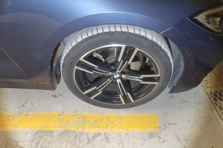 Used BMW 4 Series 2022 425i M Sport Package Right Front Wheel Hub