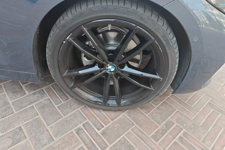 Used BMW 4 Series 2022 425i M Sport Night Edition Package Right Front Wheel Hub