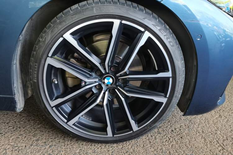 Used BMW 4 Series 2022 Second Facelift 430i M Sport Night Edition Package Right Front Wheel Hub