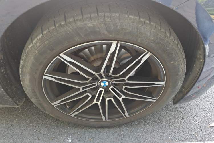 Used BMW 4 Series 2022 425i Gran Coupe M Sport Package Right Front Wheel Hub