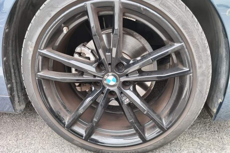Used BMW 4 Series 2022 Revised 425i M Sport Night Edition Package Right Front Wheel Hub