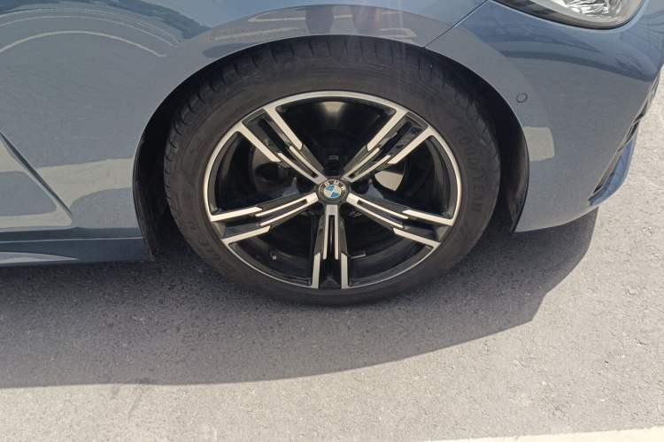 Used BMW 4 Series 2022 425i M Sport Package Right Front Wheel Hub