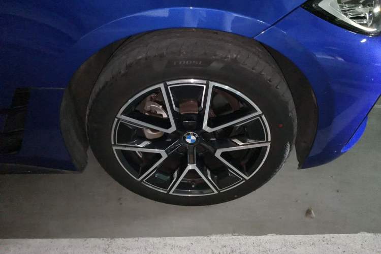 Used BMW 4 Series 2022 425i Gran Coupe M Sport Package Right Front Wheel Hub