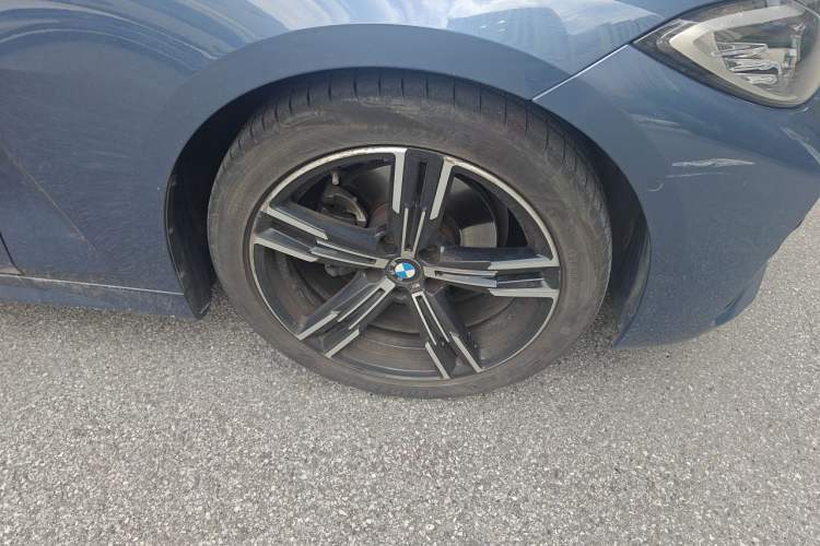 Used BMW 4 Series 2022 425i M Sport Package Right Front Wheel Hub