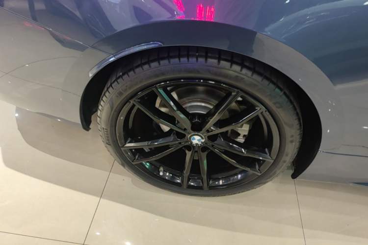 Used BMW 4 Series 2022 425i Fashion Model M Sport Night Edition Package Right Rear Wheel Hub