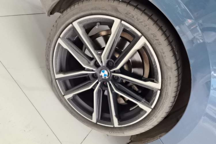 Used BMW 4 Series 2022 Second Facelift 430i M Sport Night Edition Package Right Rear Wheel Hub