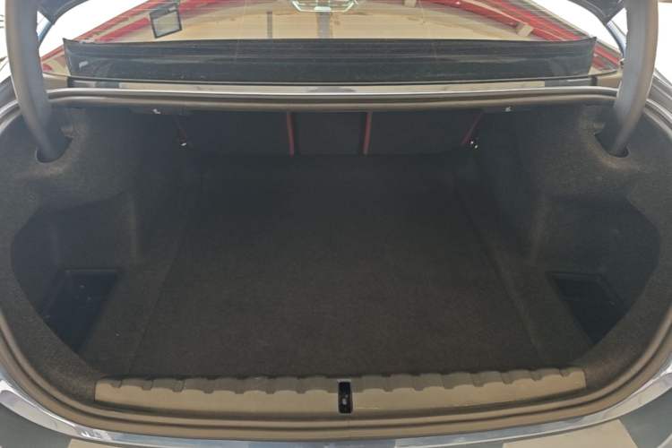 Used BMW 4 Series 2022 425i M Sport Package Trunk