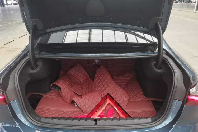 Used BMW 4 Series 2022 425i M Sport Package Trunk