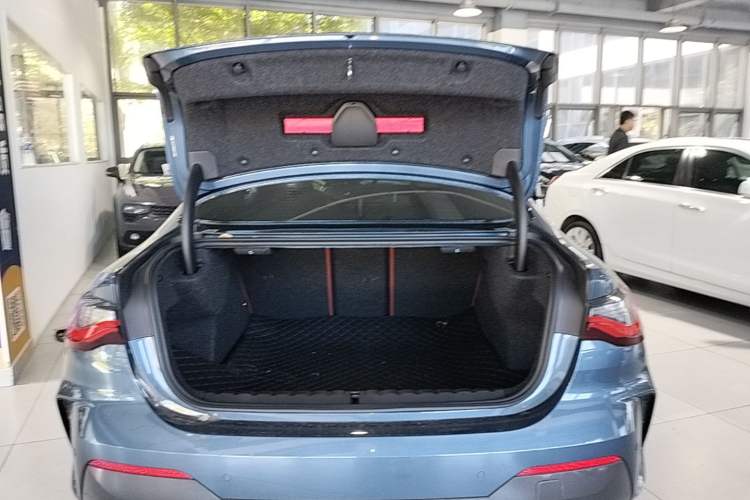 Used BMW 4 Series 2022 425i M Sport Package Trunk