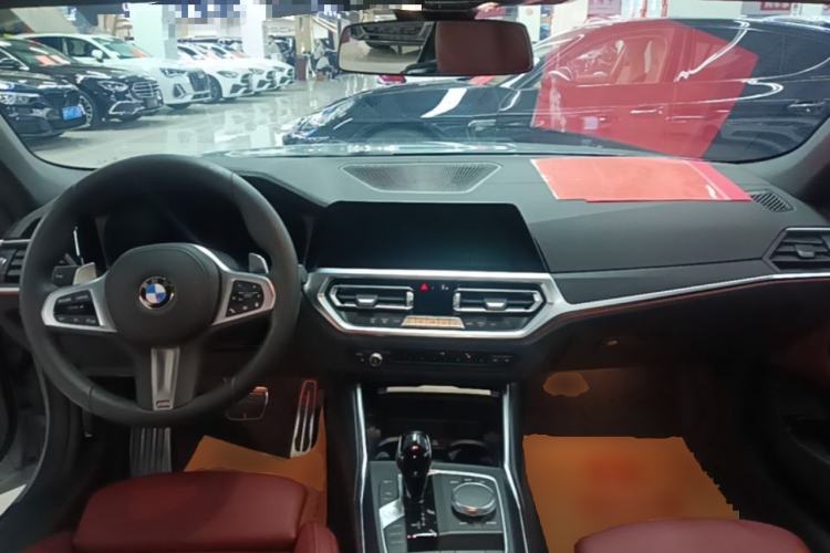 Used BMW 4 Series 2022 425i Convertible M Sport Package Center Console
