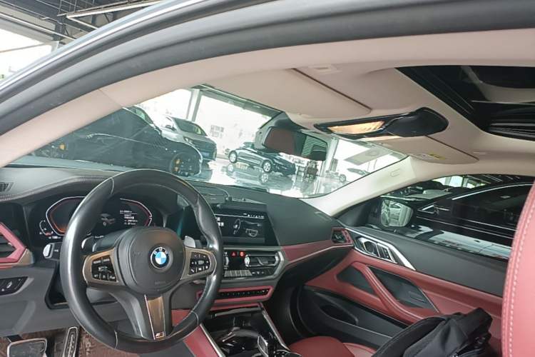 Used BMW 4 Series 2022 425i M Sport Package Center Console