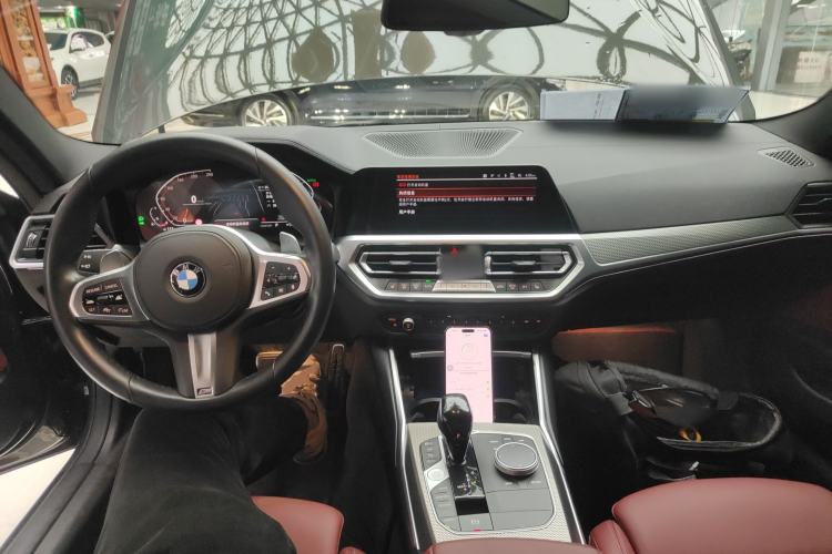 Used BMW 4 Series 2022 Second Facelift 430i M Sport Night Edition Package Center Console