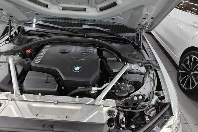 Used BMW 4 Series 2022 425i M Sport Package Engine Bay Left