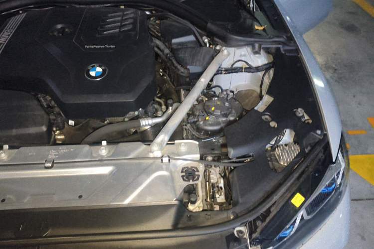 Used BMW 4 Series 2022 425i Gran Coupe M Sport Night Edition Engine Bay Left