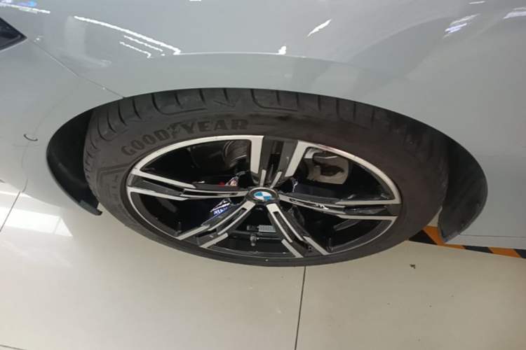 Used BMW 4 Series 2022 425i Convertible M Sport Package Exterior 4