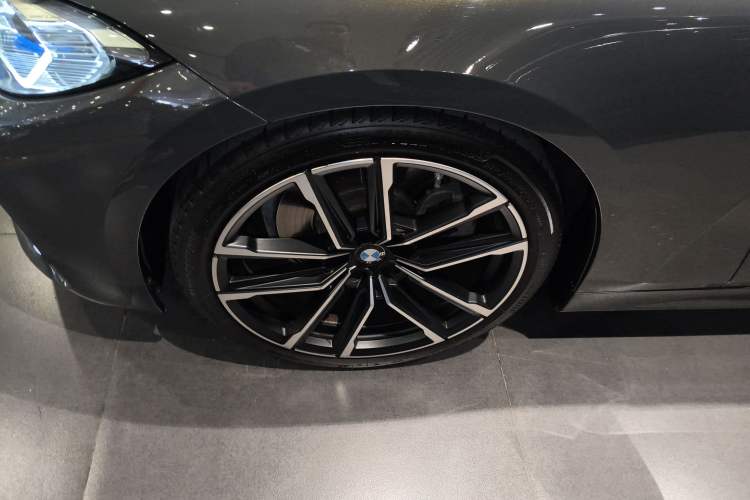 Used BMW 4 Series 2022 Second Facelift 430i M Sport Night Edition Package Exterior 4