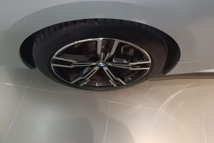 Used BMW 4 Series 2022 425i Convertible M Sport Package Exterior 5
