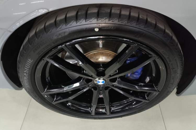 Used BMW 4 Series 2022 Revised Edition 430i M Sport Night Edition Package Exterior 5