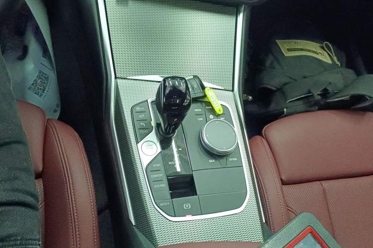 Used BMW 4 Series 2022 Revised 425i M Sport Night Edition Package Gear Lever