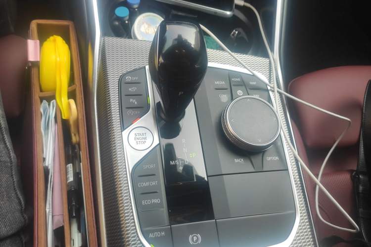 Used BMW 4 Series 2022 Revised 425i M Sport Night Edition Package Gear Lever