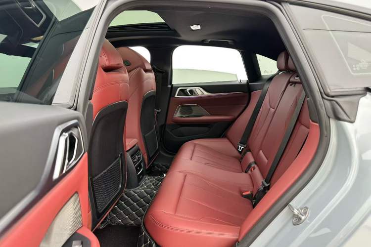 Used BMW 4 Series 2022 425i Gran Coupe M Sport Night Edition Interior 4