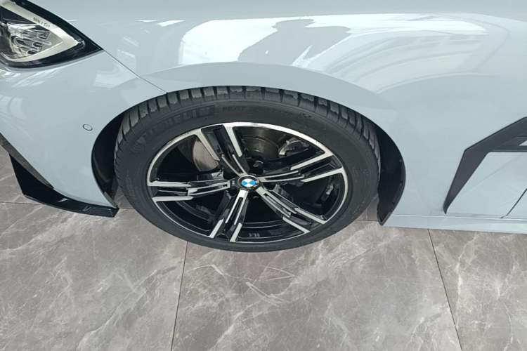 Used BMW 4 Series 2022 425i M Sport Package Left Front Wheel Hub