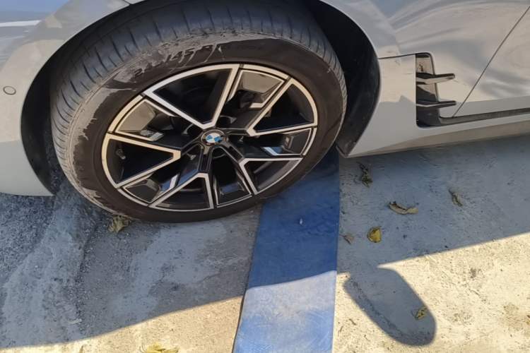 Used BMW 4 Series 2022 425i Gran Coupe M Sport Package Left Front Wheel Hub