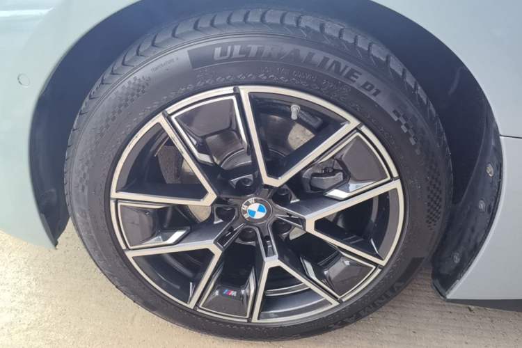 Used BMW 4 Series 2022 425i Gran Coupe M Sport Package Left Front Wheel Hub