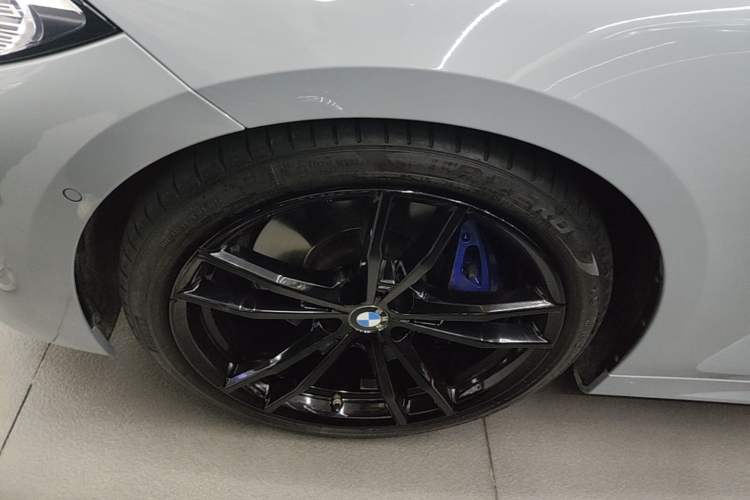 Used BMW 4 Series 2022 Revised 425i M Sport Night Edition Package Left Front Wheel Hub