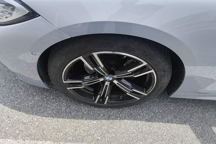 Used BMW 4 Series 2022 425i M Sport Package Left Front Wheel Hub