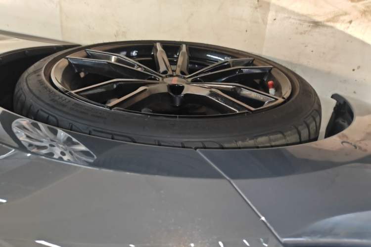 Used BMW 4 Series 2022 Revised 425i M Sport Night Edition Package Left Front Wheel Hub
