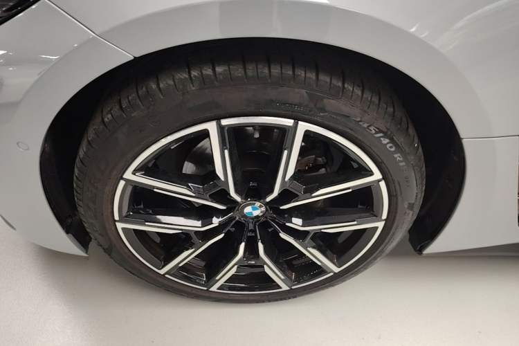 Used BMW 4 Series 2022 425i Gran Coupe M Sport Night Edition Left Front Wheel Hub