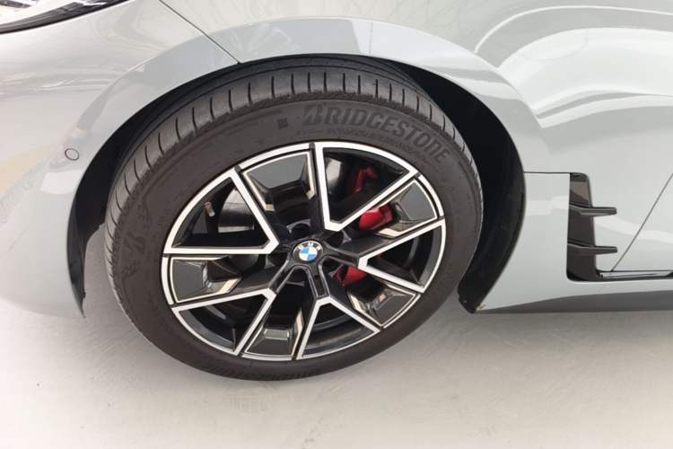 Used BMW 4 Series 2022 425i Gran Coupe M Sport Package Left Front Wheel Hub