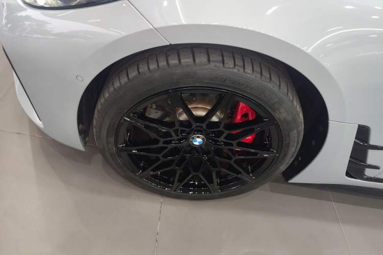 Used BMW 4 Series 2022 425i Gran Coupe M Sport Night Edition Left Front Wheel Hub