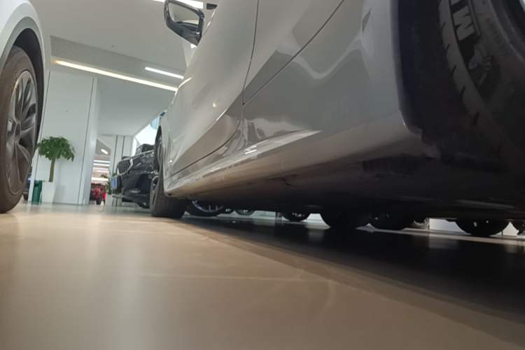 Used BMW 4 Series 2022 425i Convertible M Sport Package Left Side Sill