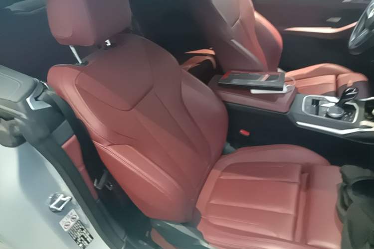 Used BMW 4 Series 2022 425i Convertible M Sport Package Right Front Seat