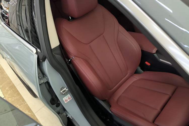 Used BMW 4 Series 2022 425i Gran Coupe M Sport Package Right Front Seat