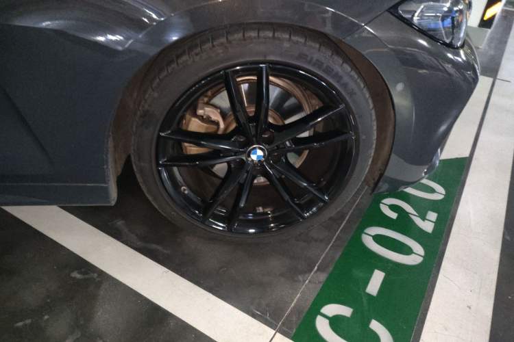 Used BMW 4 Series 2022 430i M Sport Night Edition Package Right Front Wheel Hub