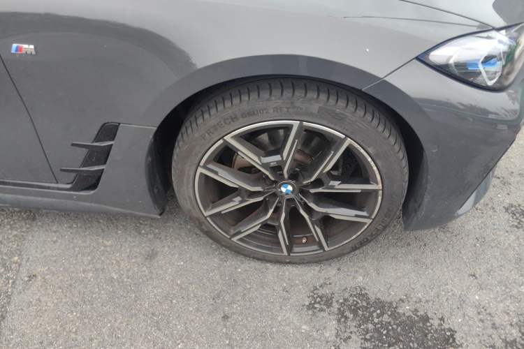 Used BMW 4 Series 2022 425i Gran Coupe M Sport Night Edition Right Front Wheel Hub