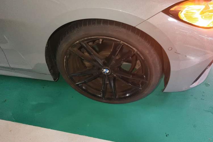 Used BMW 4 Series 2022 Revised 425i M Sport Night Edition Package Right Front Wheel Hub